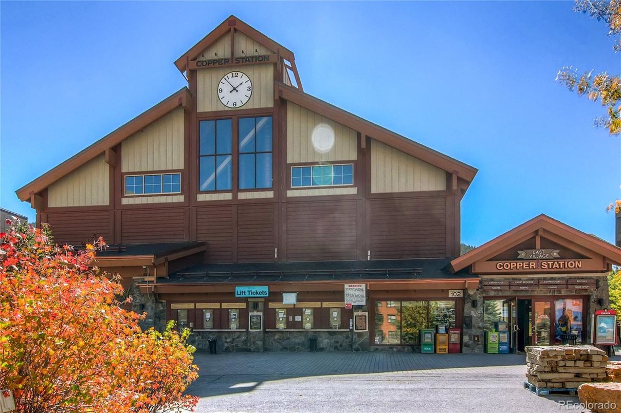 Exterior, Facade, None