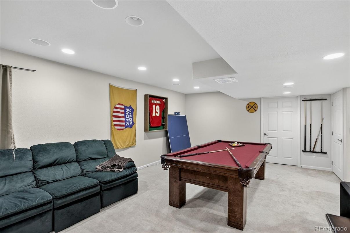 Billiard Table, Game Room, Interior, Recessed Lighting