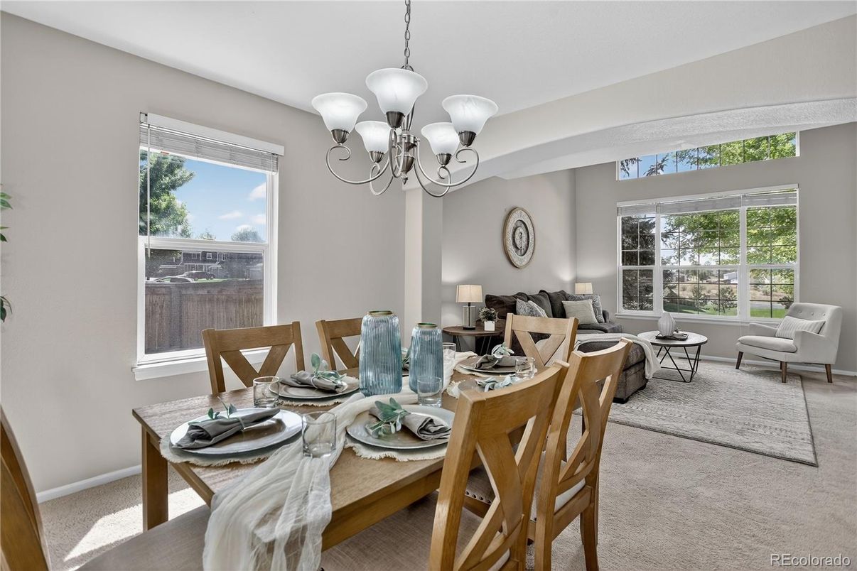 Chandelier, Dining room, Interior, Living room