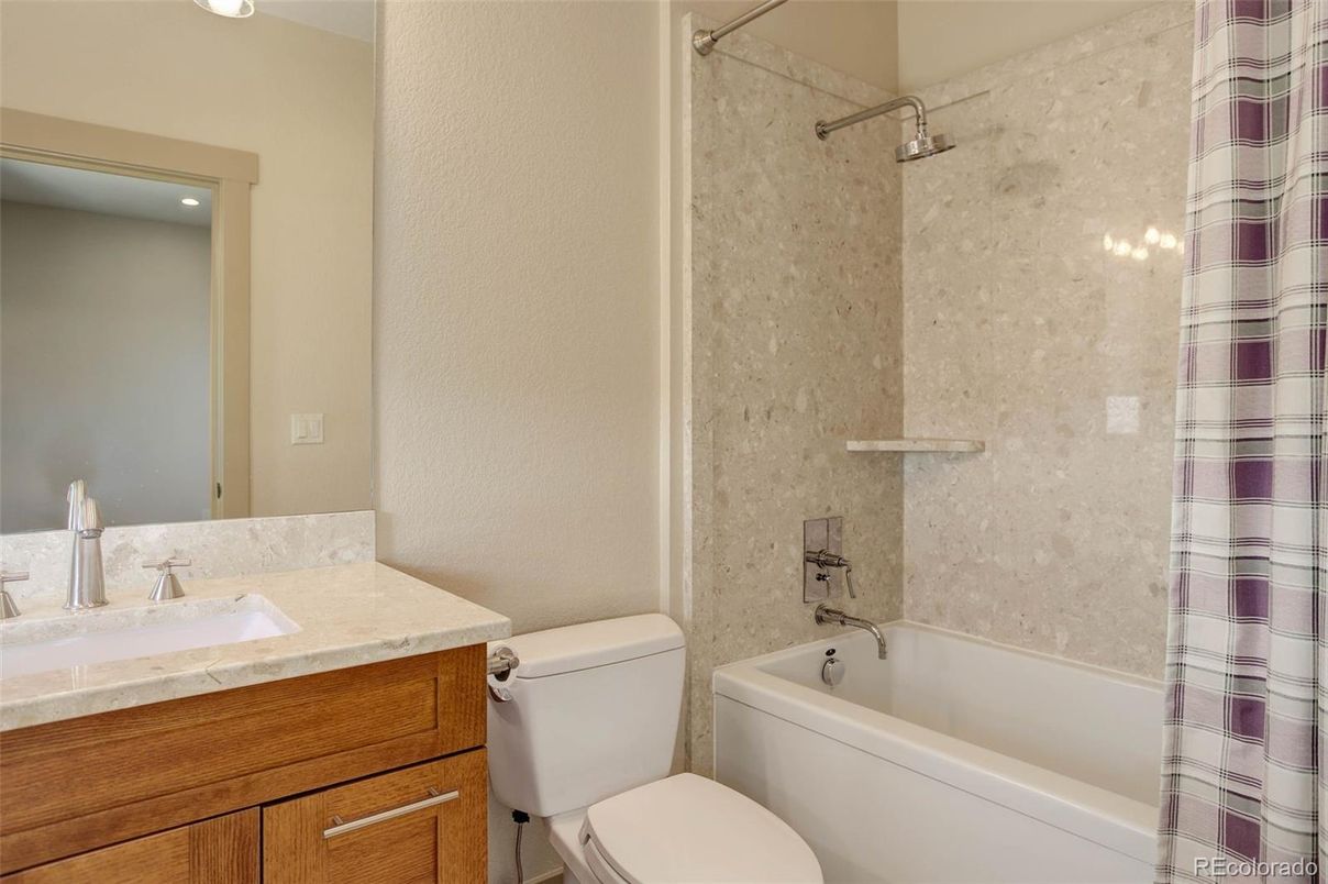 Bathroom, Interior, Tile Countertops