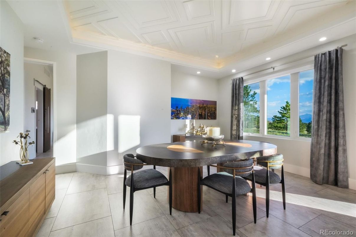 Dining room, Interior, Recessed Lighting, Water