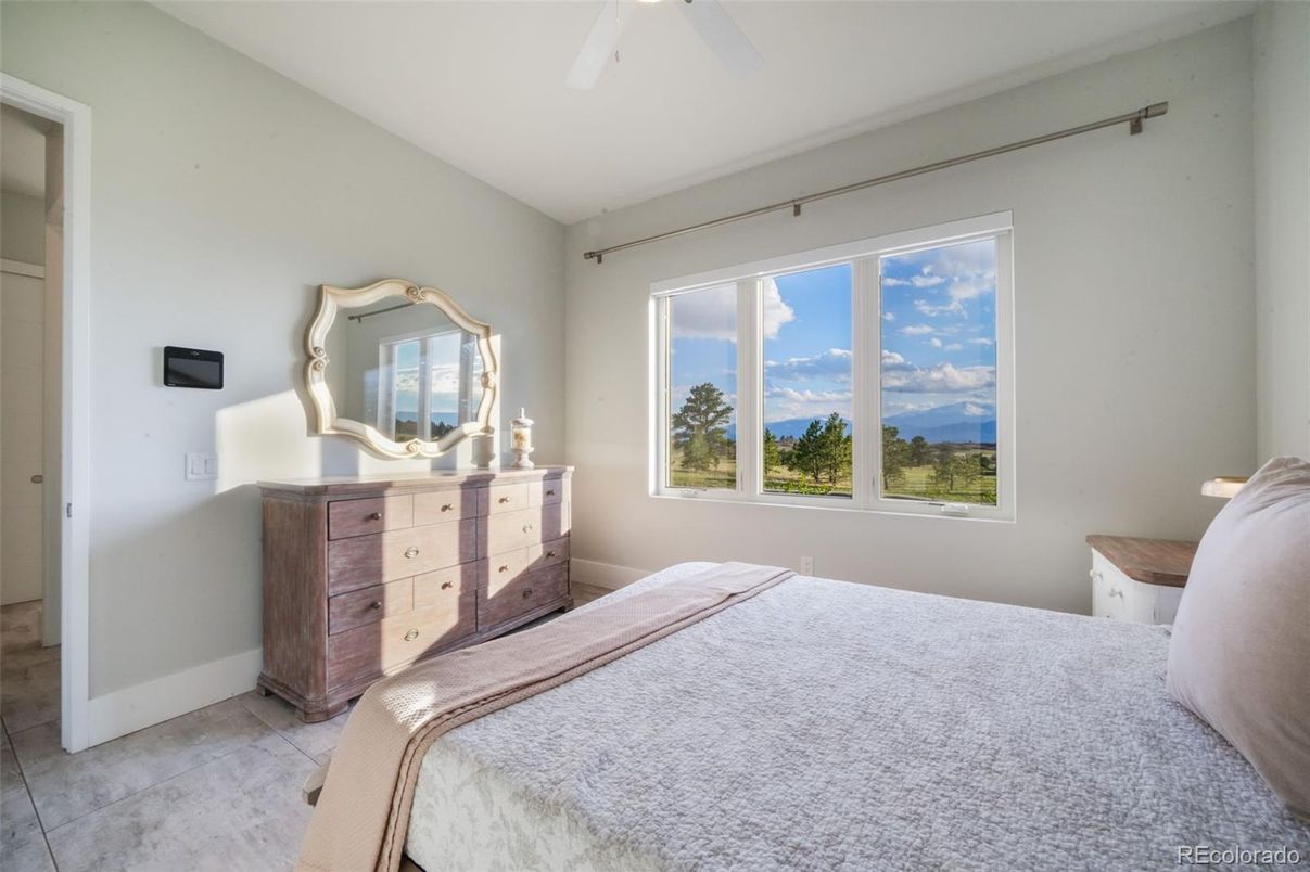 Bedroom, Interior, Water