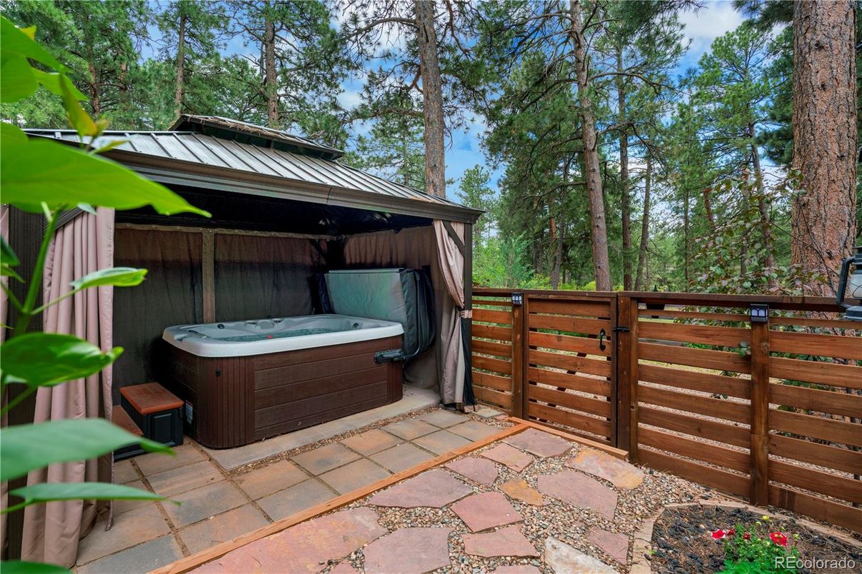 Exterior, Hot Tub