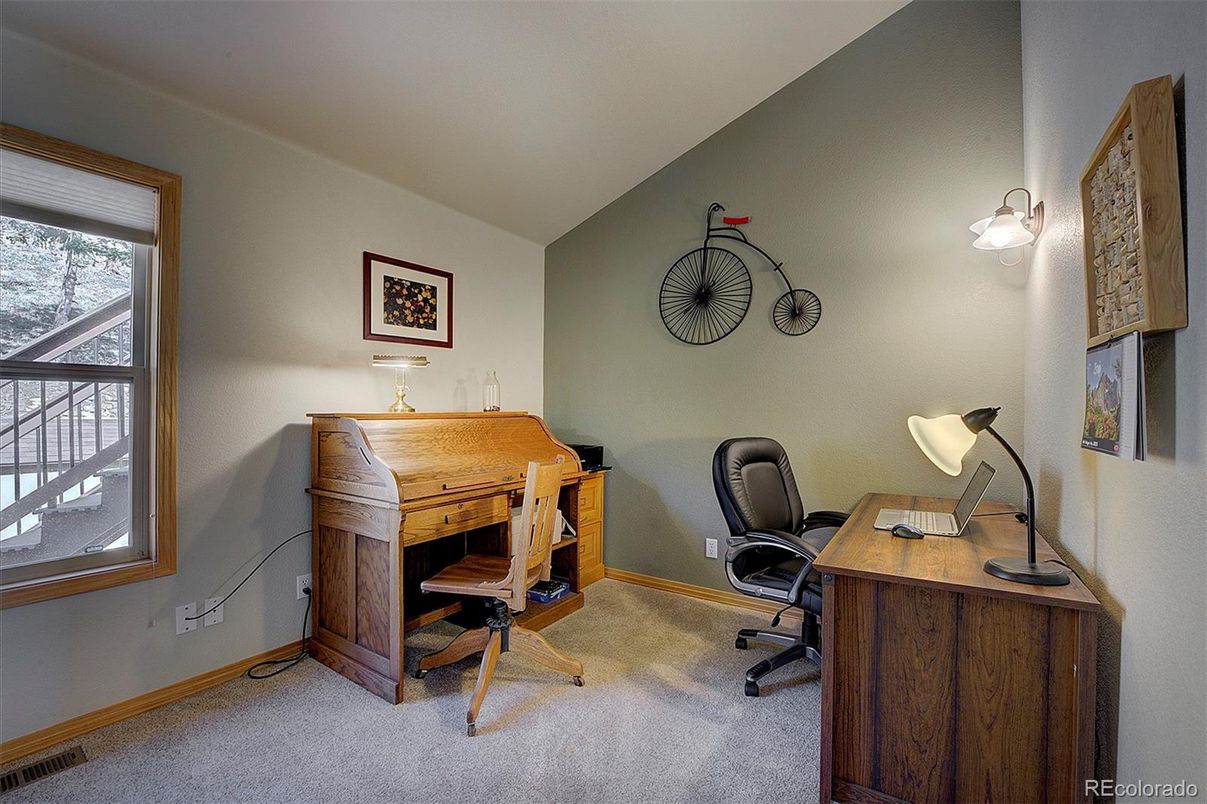 Home Office, Interior