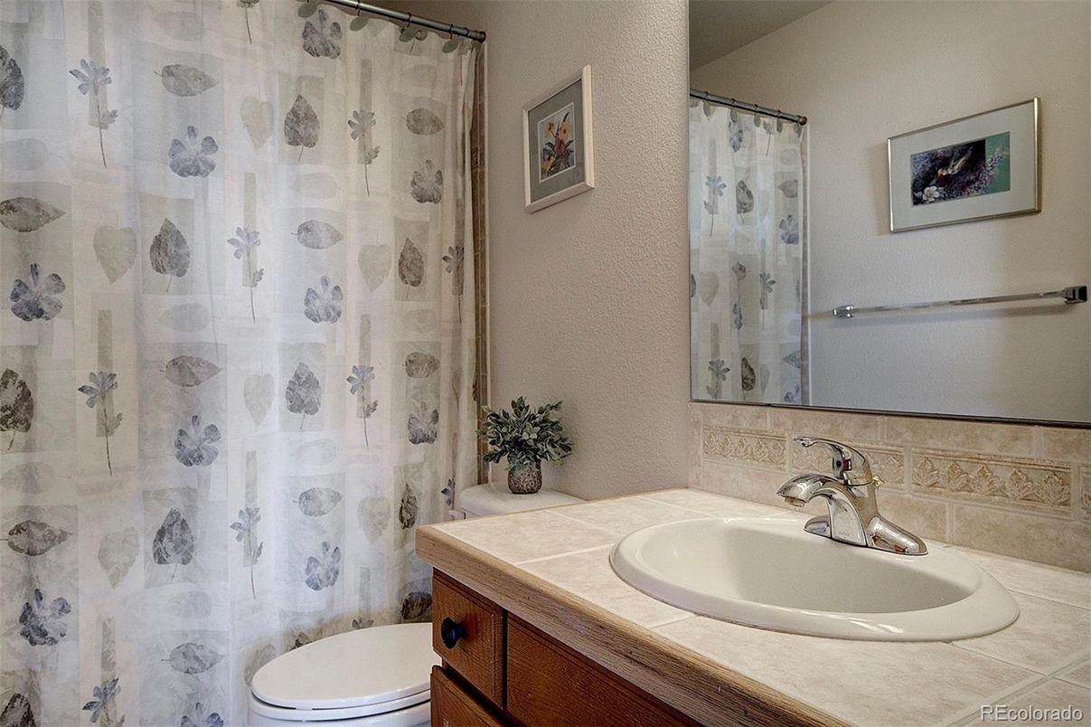 Bathroom, Interior, Tile Countertops