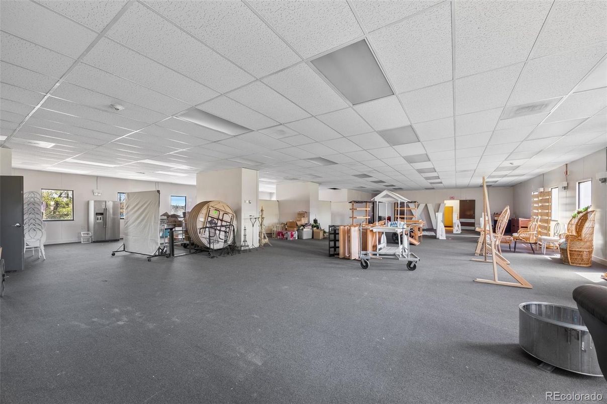 Fitness Equipment, Interior, Recessed Lighting