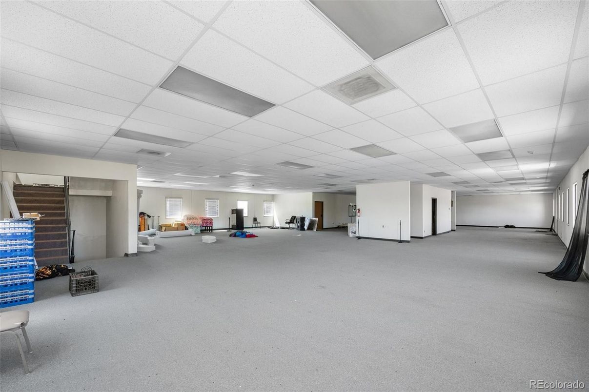 Empty room, Interior, Recessed Lighting
