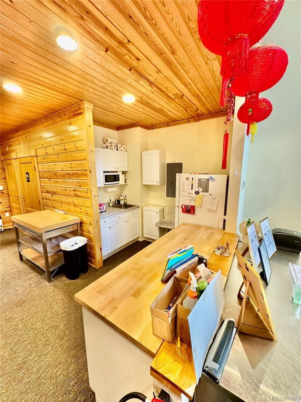 Interior, Kitchen, Recessed Lighting, Wooden Ceilings, Wooden Walls