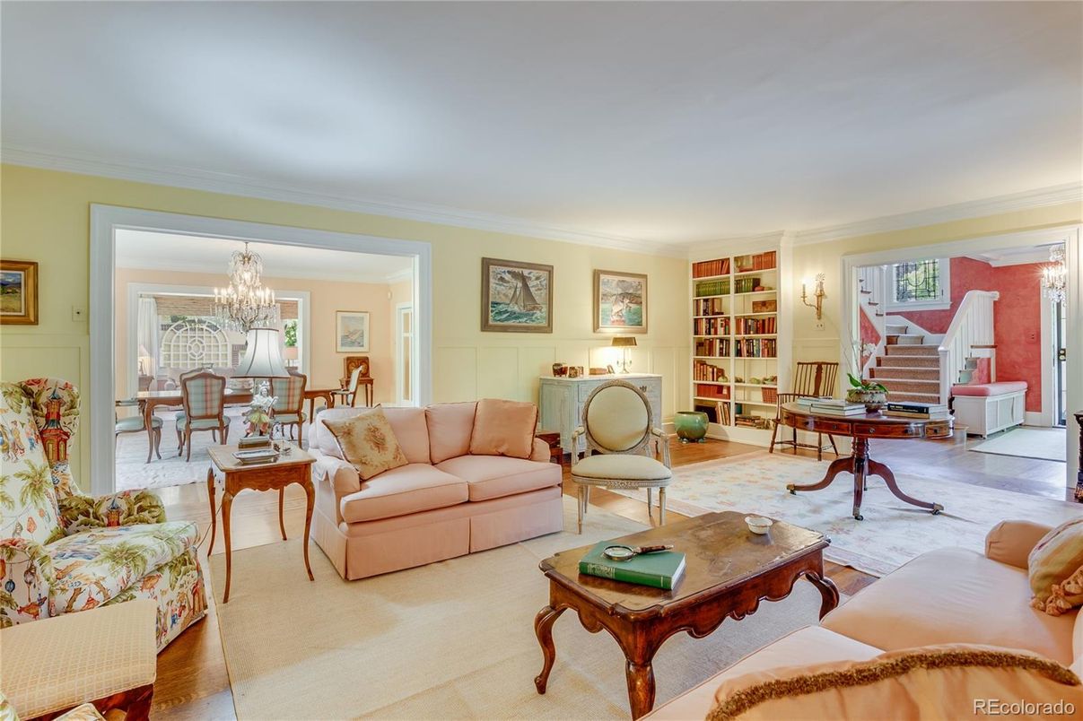 Chandelier, Dining room, Interior, Living room, Wood Texture Flooring