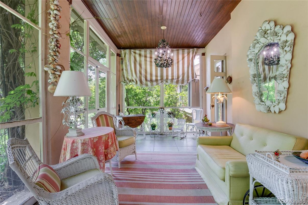 Chandelier, Interior, Sun Room, Wooden Ceilings