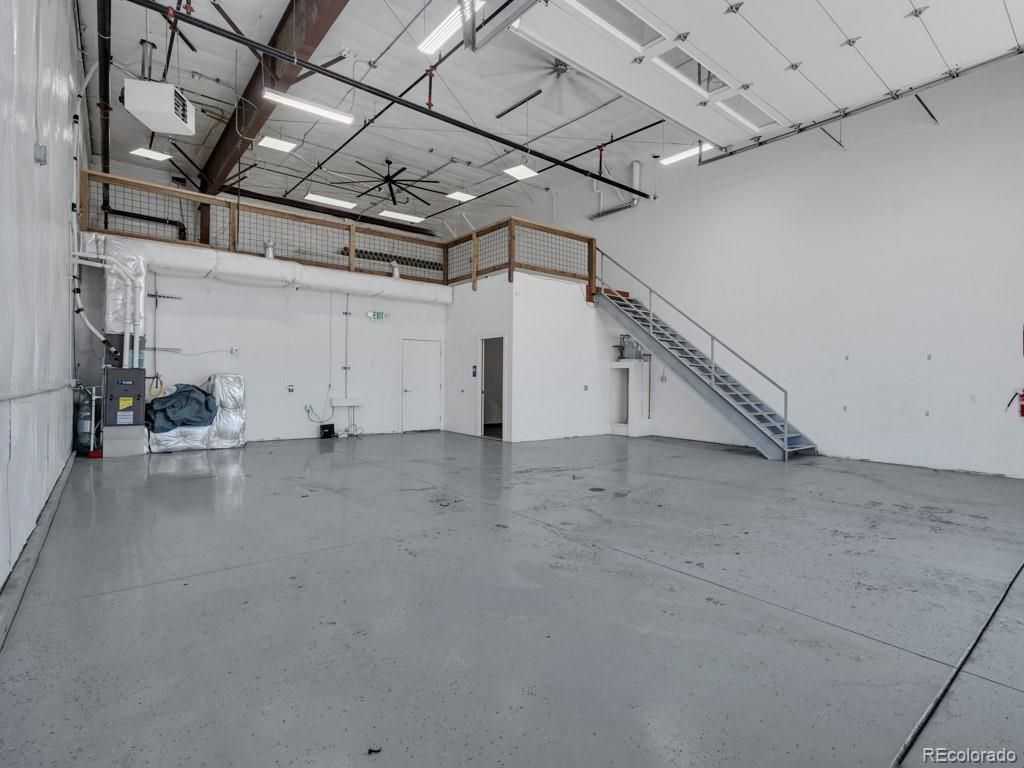 Garage, Interior