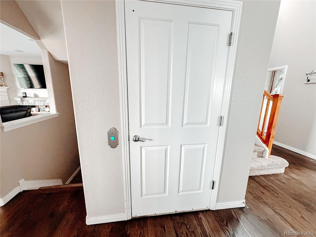 Elevator, Interior, Wood Texture Flooring