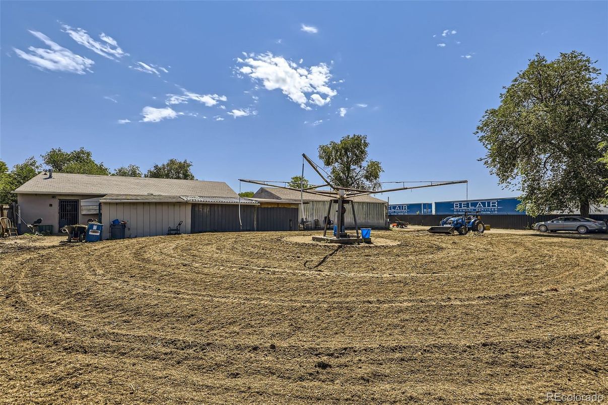 Backyard, Exterior