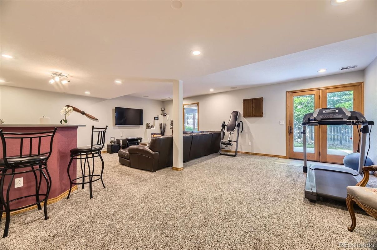 Fitness Equipment, Interior, Recessed Lighting