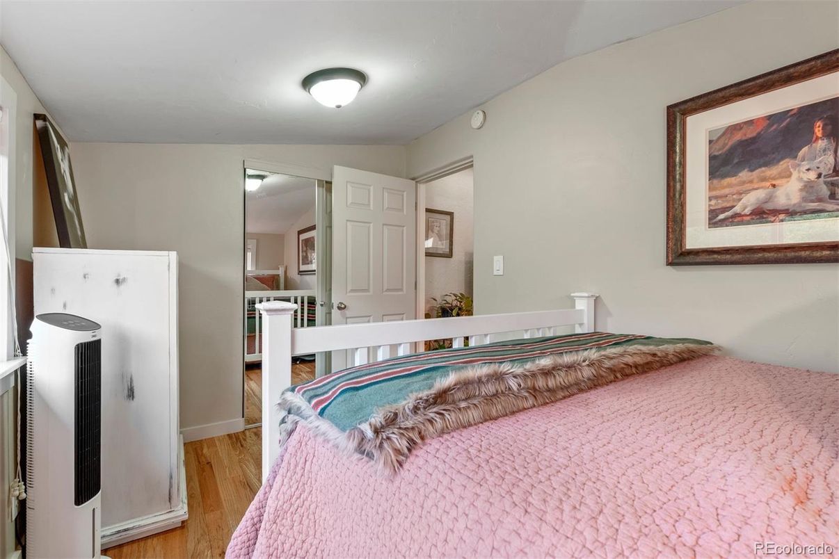 Bedroom, Interior, Pool, Wood Texture Flooring
