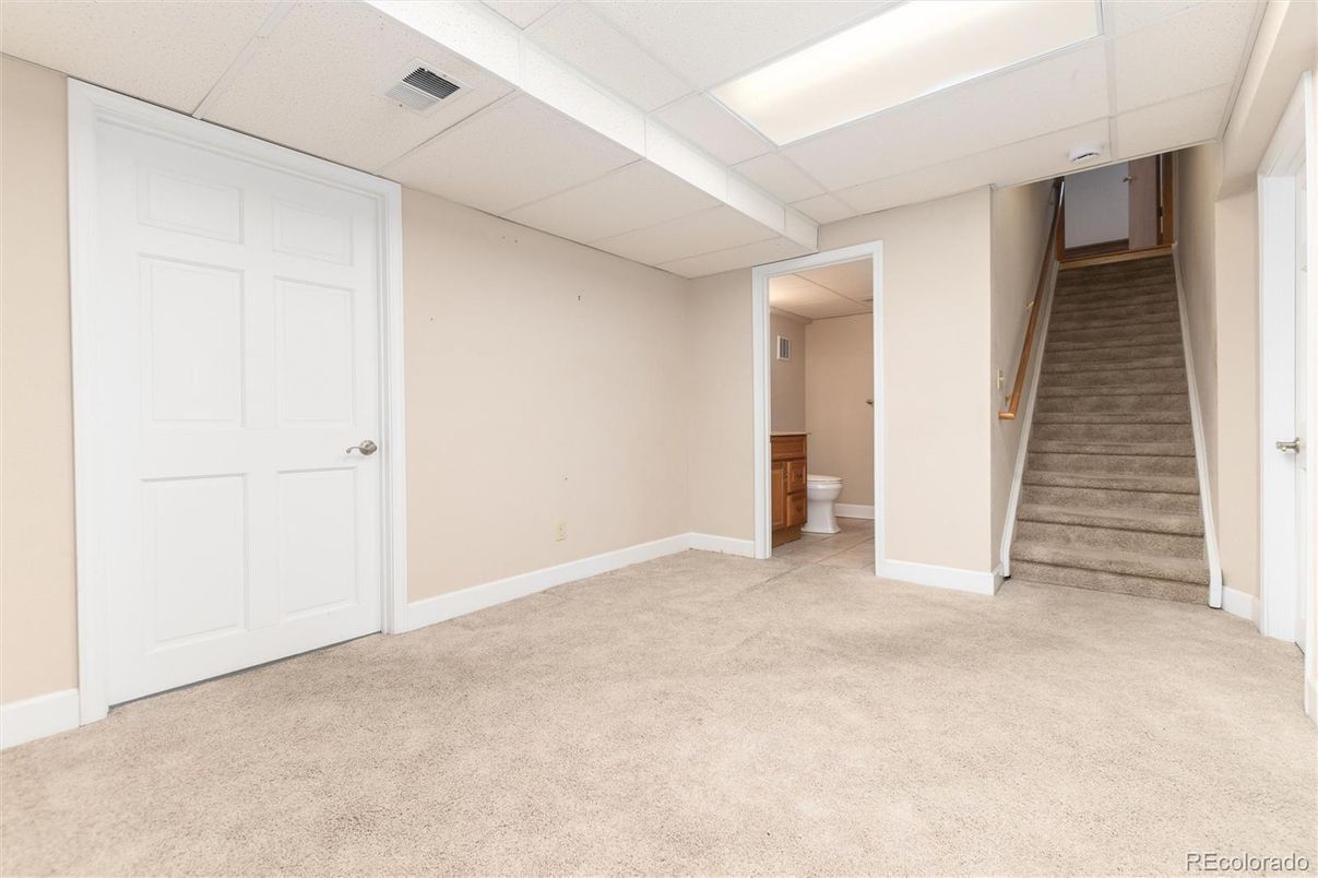 Bathroom, Empty room, Interior