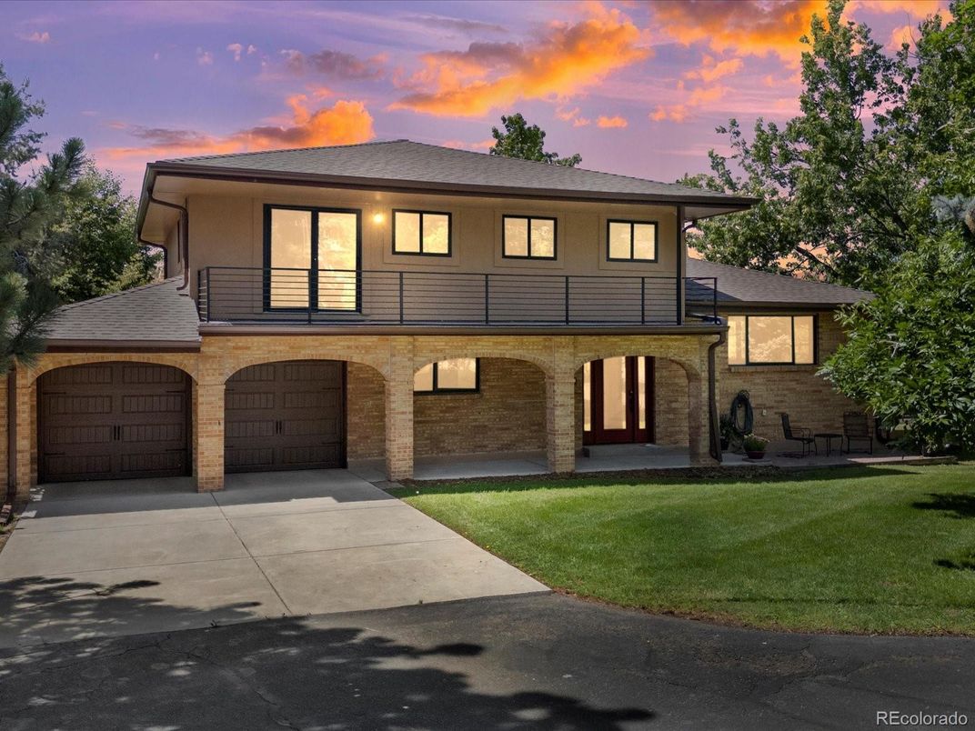 Attached, Exterior, Facade, Modern