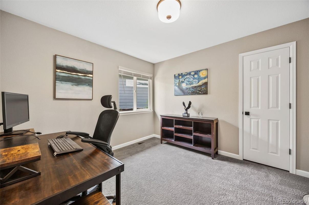 Home Office, Interior