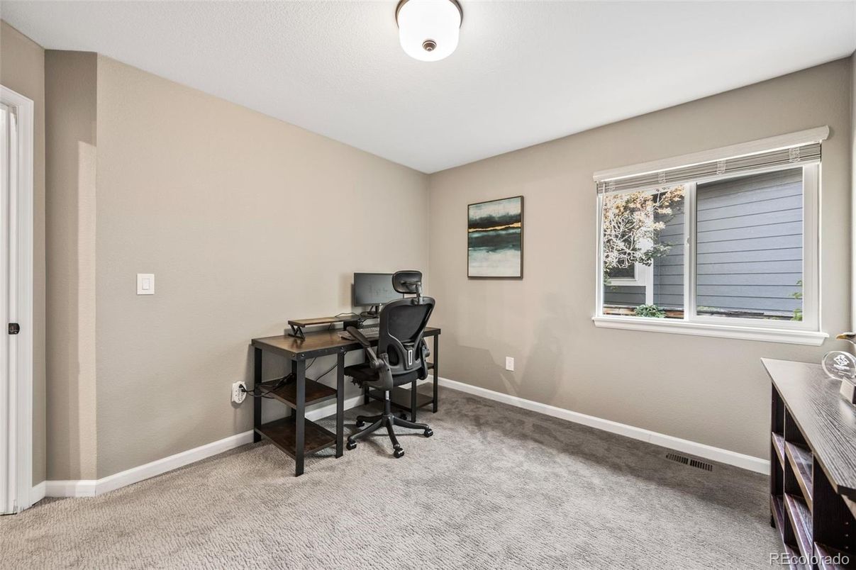 Home Office, Interior