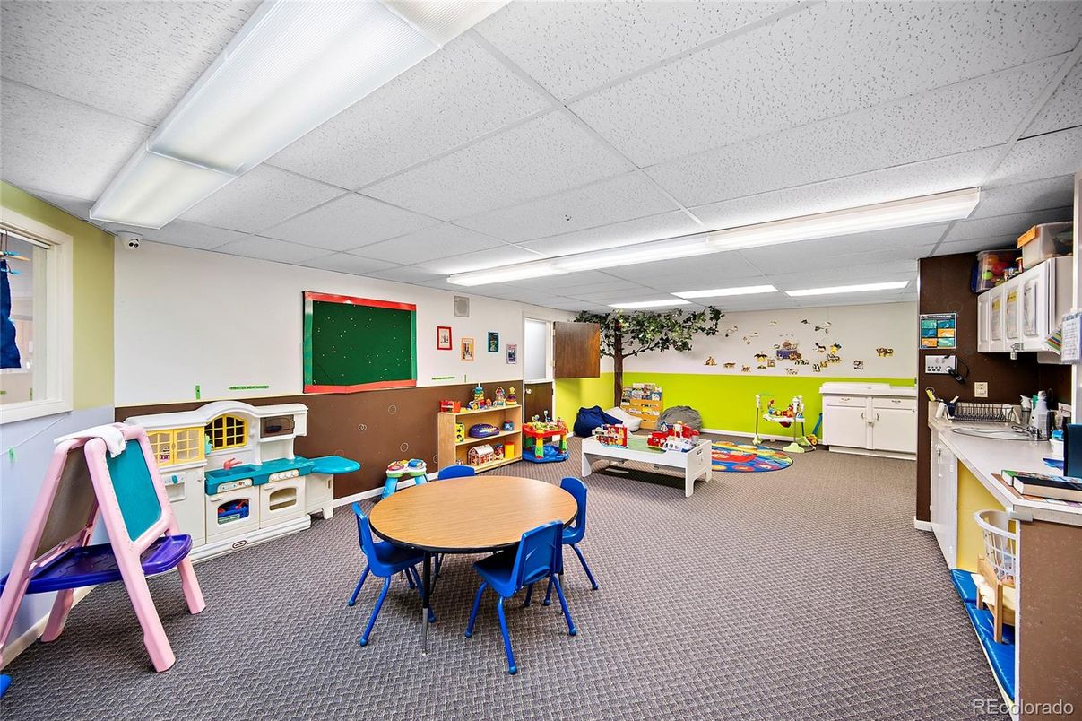 Dining room, Interior, Recessed Lighting