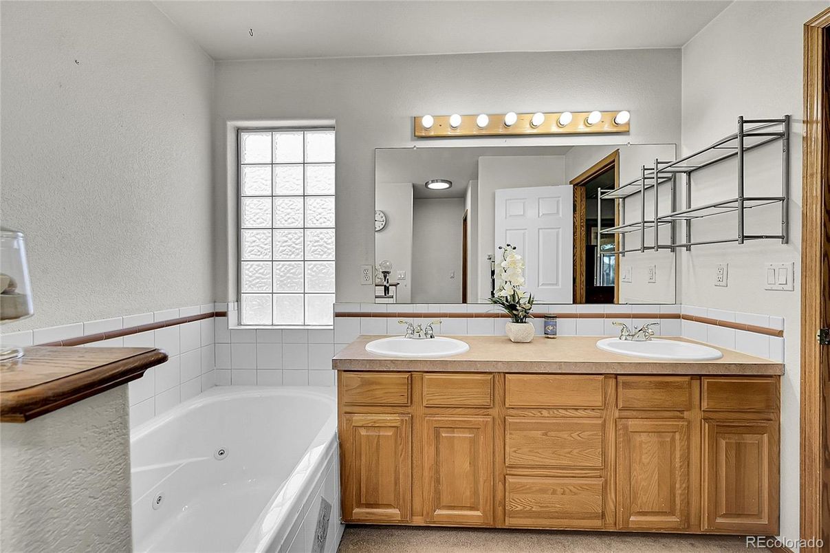 Bathroom, Dual Sink Vanities, Interior