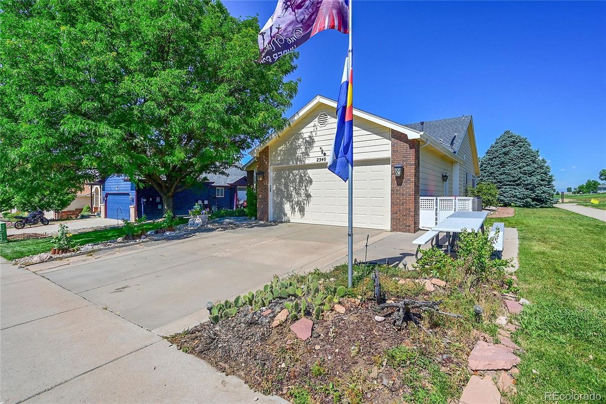 Backyard, Detached Garage, Exterior