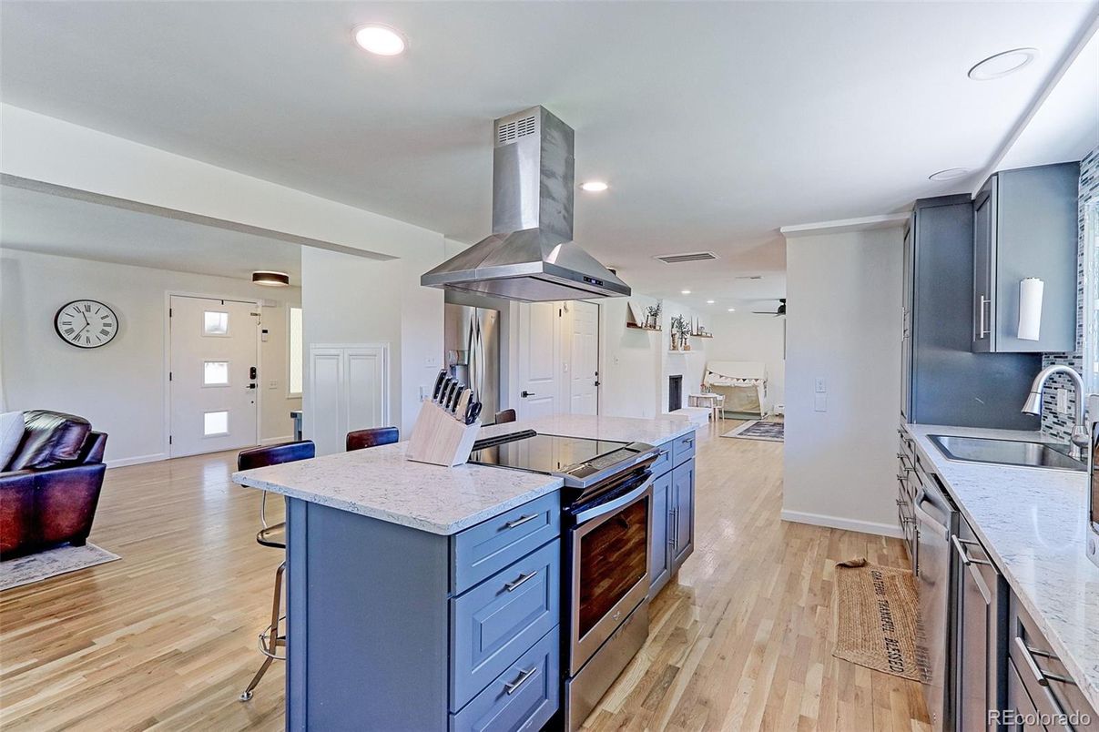 Interior, Kitchen, Pendant Lights, Recessed Lighting, Wood Texture Flooring