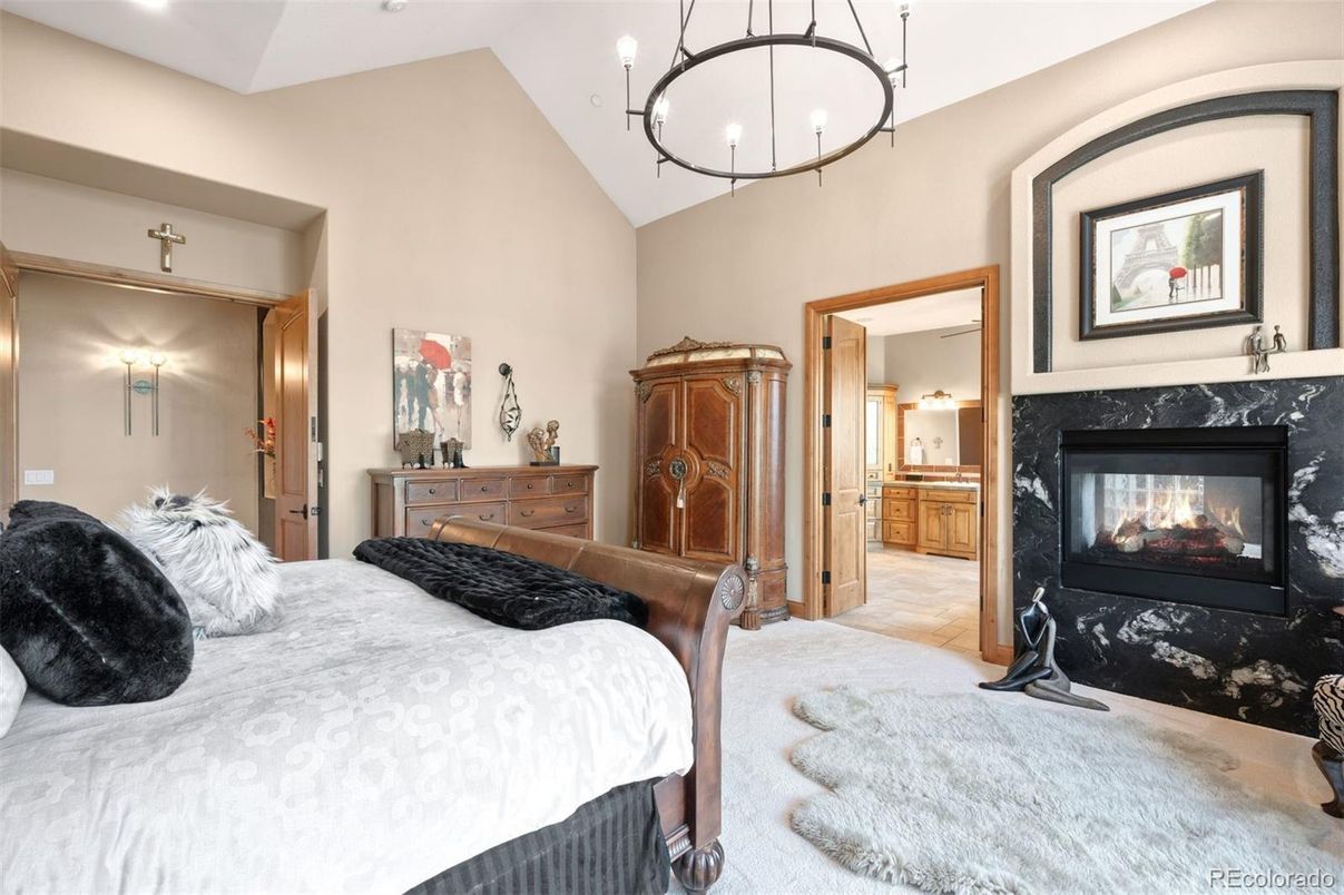 Bedroom, Fireplace, Interior, Pendant Lights