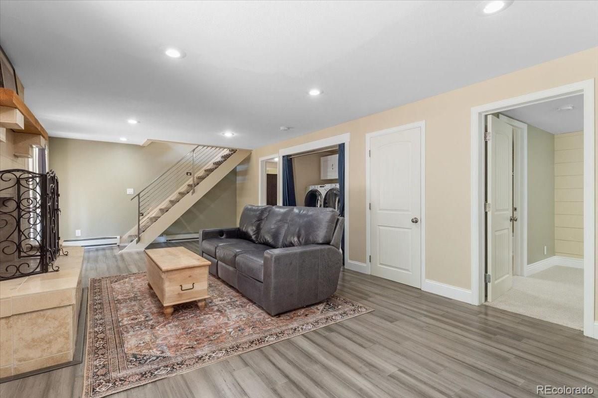 Interior, Recessed Lighting, Wood Texture Flooring