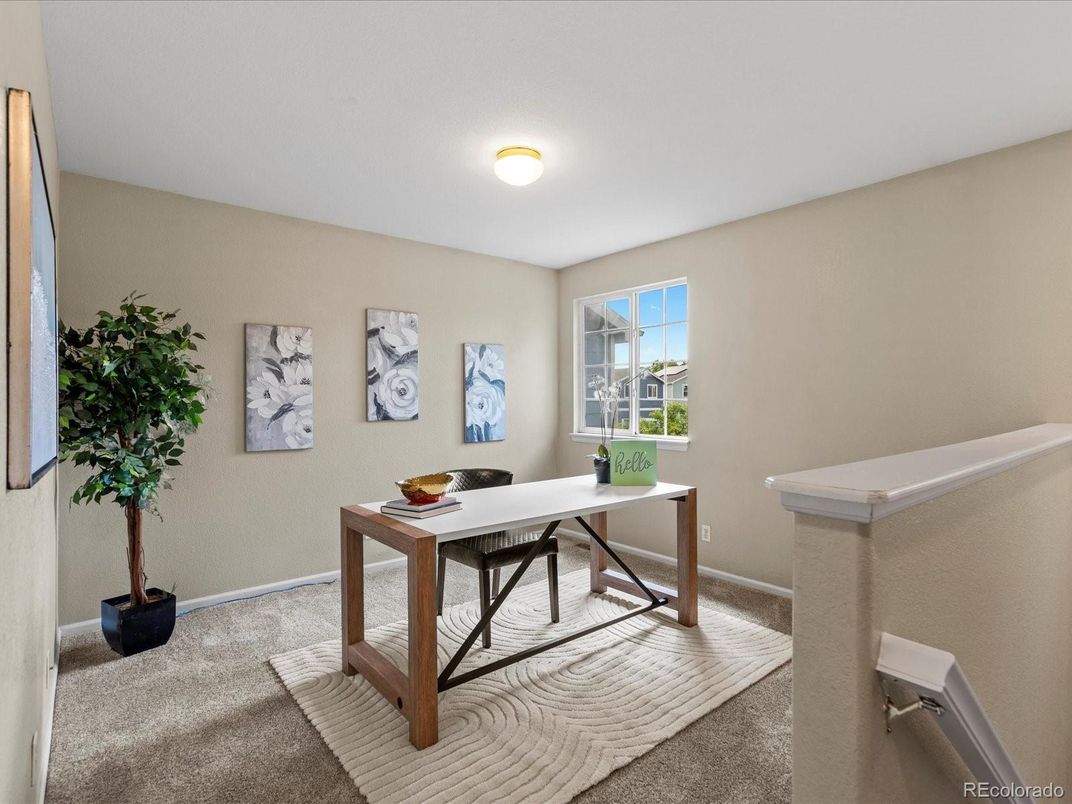 Home Office, Interior