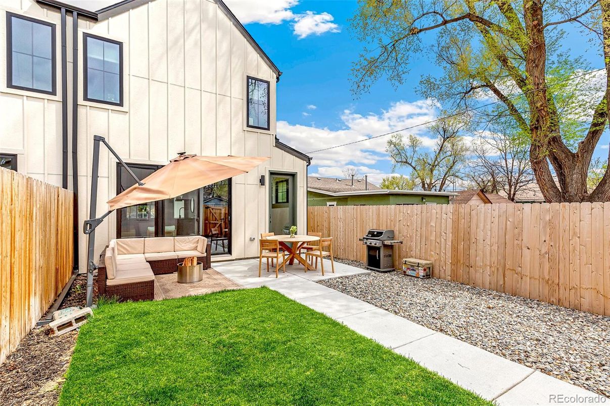 Backyard, Exterior