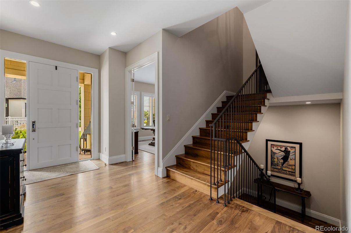 Interior, Recessed Lighting, Wood Texture Flooring