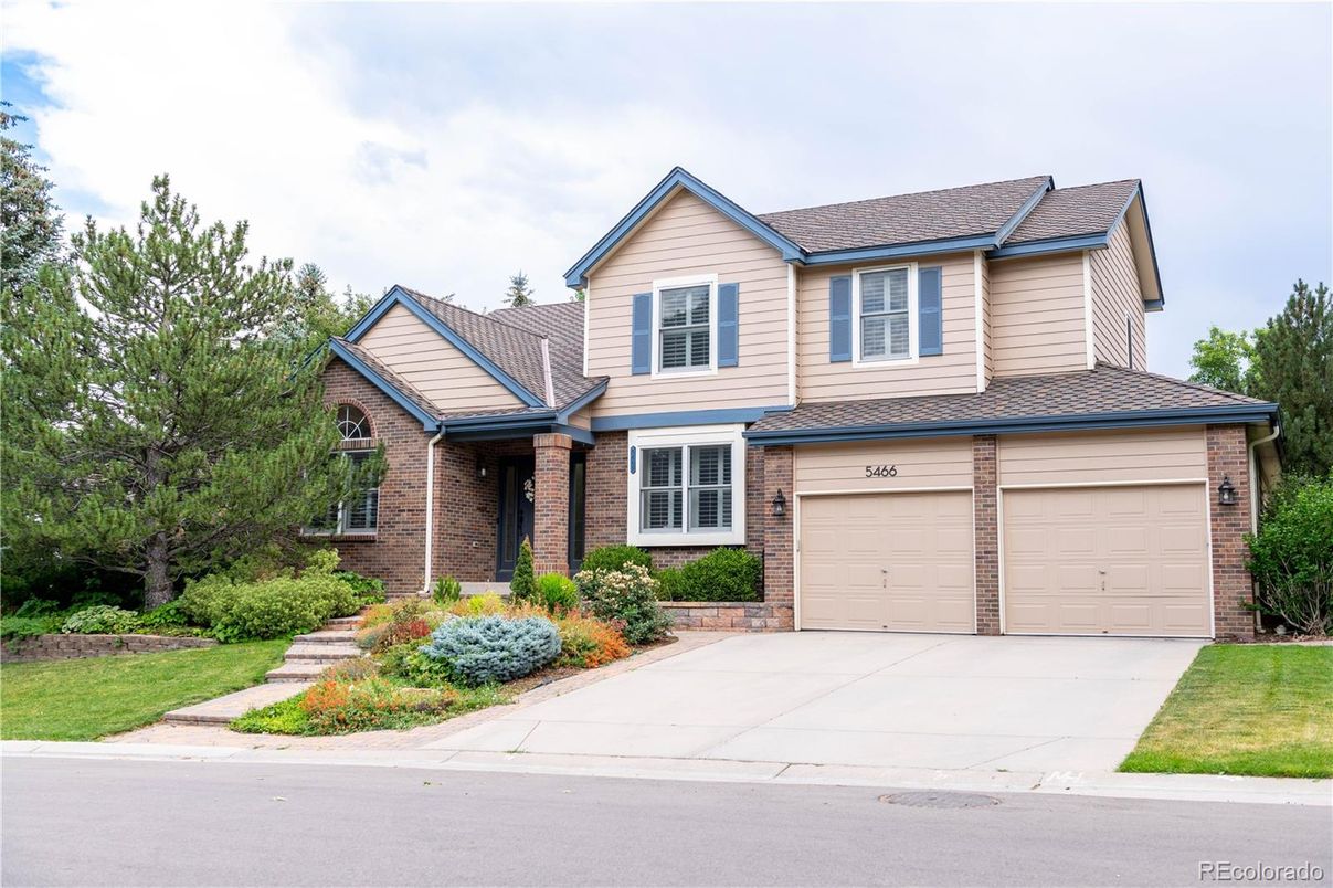 Attached, Exterior, Facade, Brick Facade, Brick Traditional
