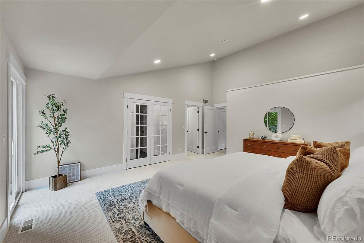 Bedroom, Interior, Recessed Lighting