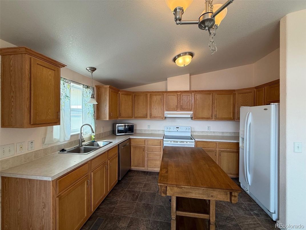 Interior, Kitchen, Pendant Lights, Stainless Steel Appliances