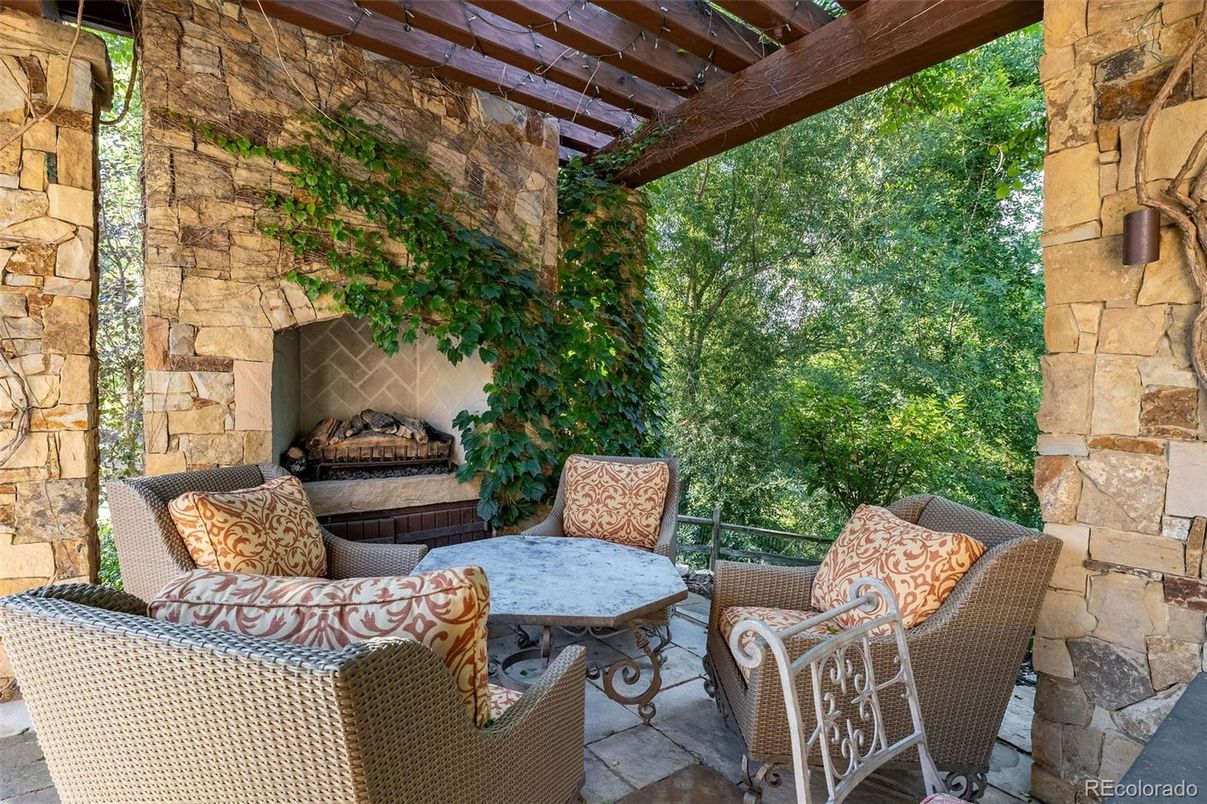 Exterior, Fireplace