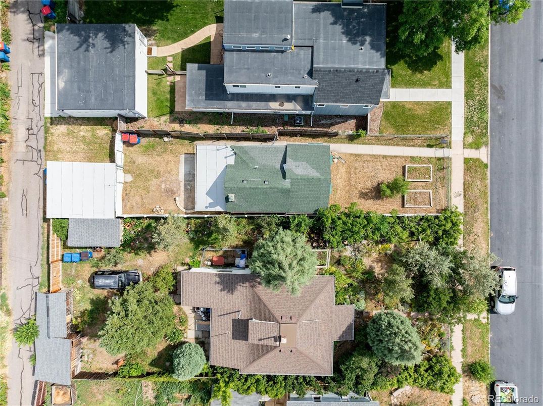 Exterior, Drone