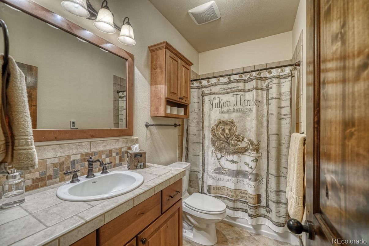 Bathroom, Interior, Tile Countertops