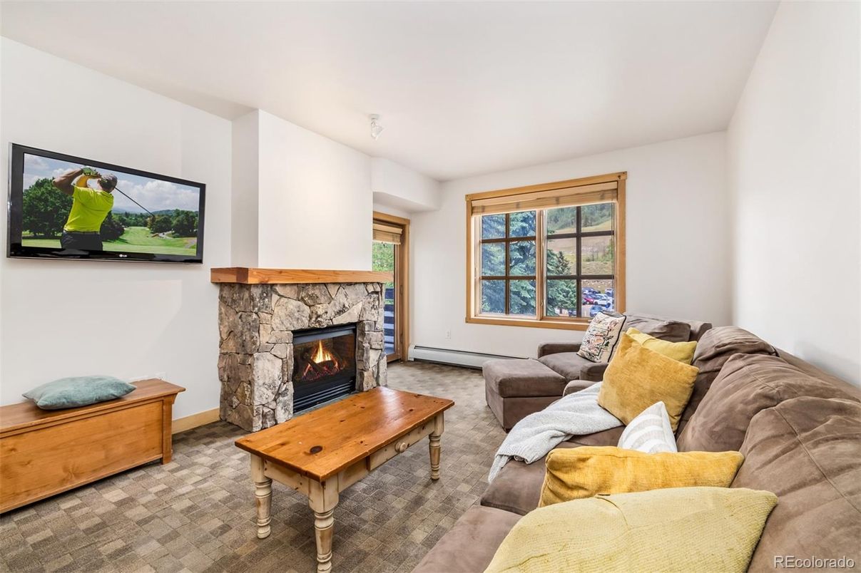 Fireplace, Interior, Living room