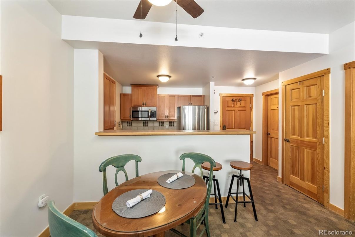Dining room, Interior, Kitchen, Stainless Steel Appliances