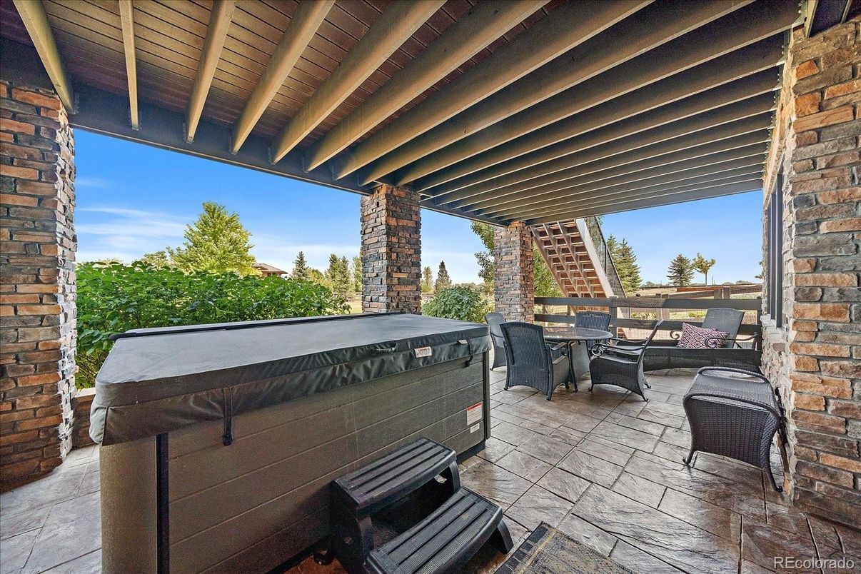 Exterior, Hot Tub