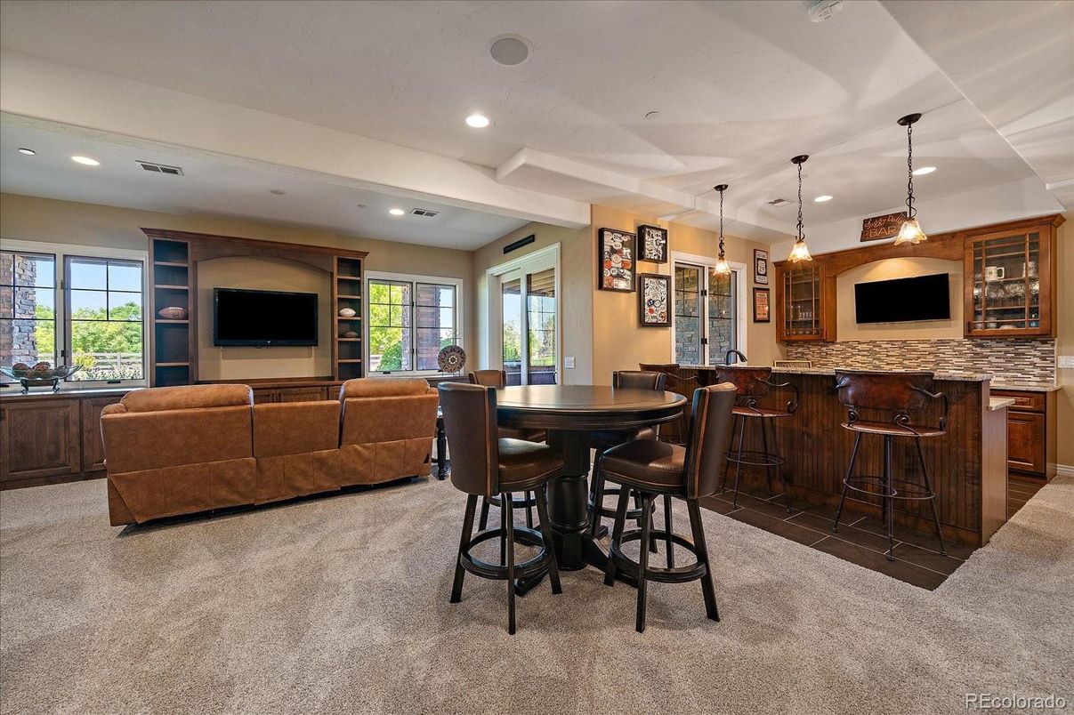 Interior, Living room, Pendant Lights, Recessed Lighting