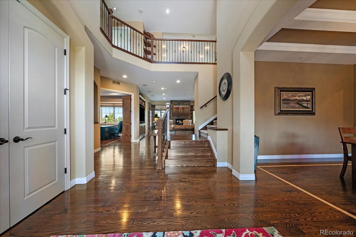 Interior, Recessed Lighting, Wood Texture Flooring