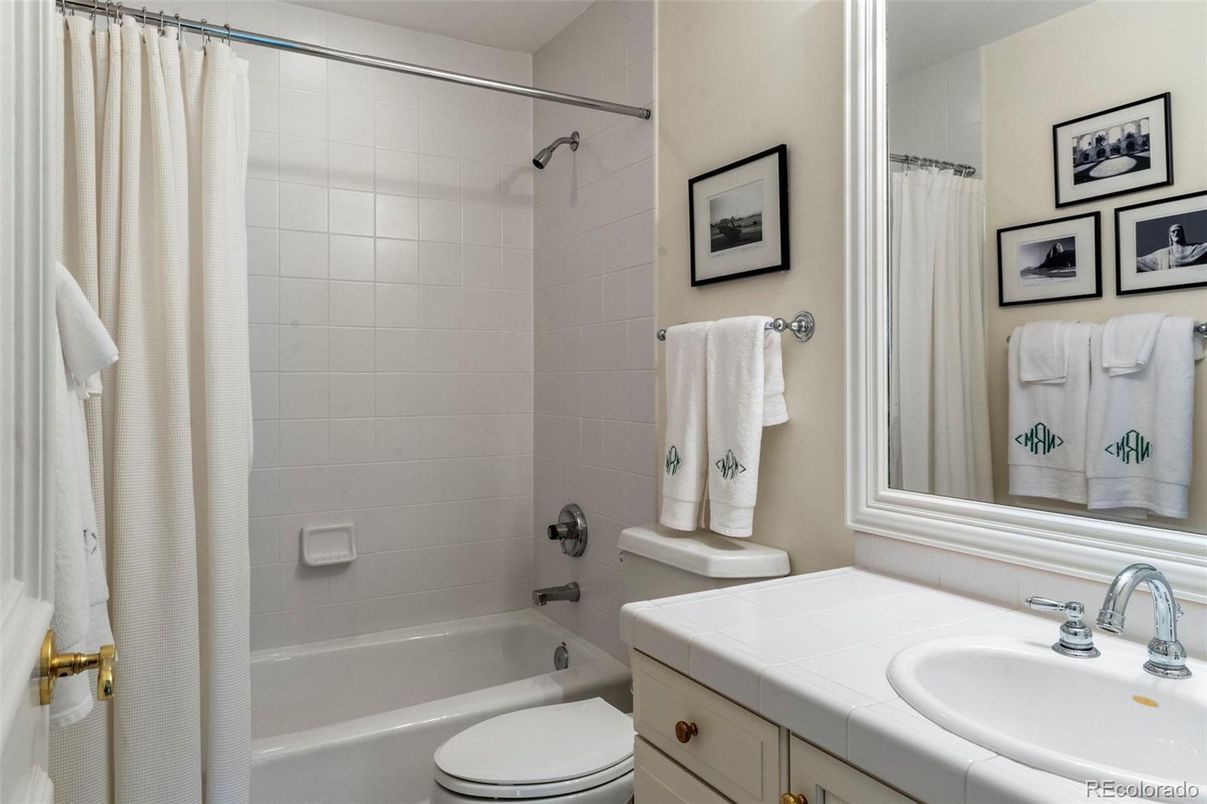Bathroom, Interior, Tile Countertops