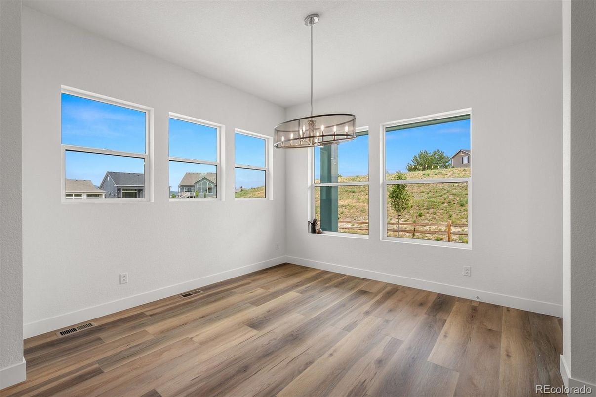 Empty room, Interior, Pendant Lights, Wood Texture Flooring