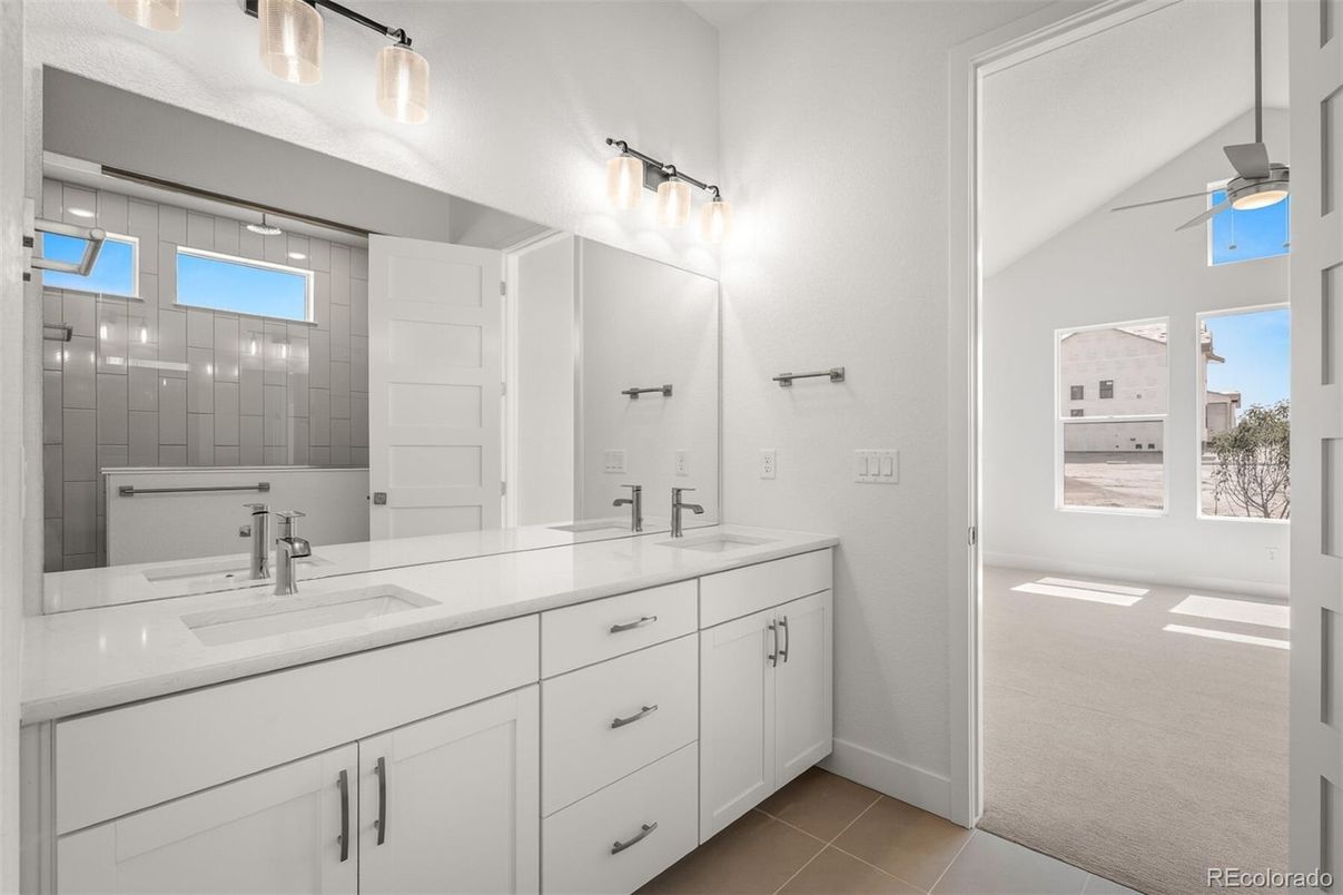 Bathroom, Dual Sink Vanities, Interior