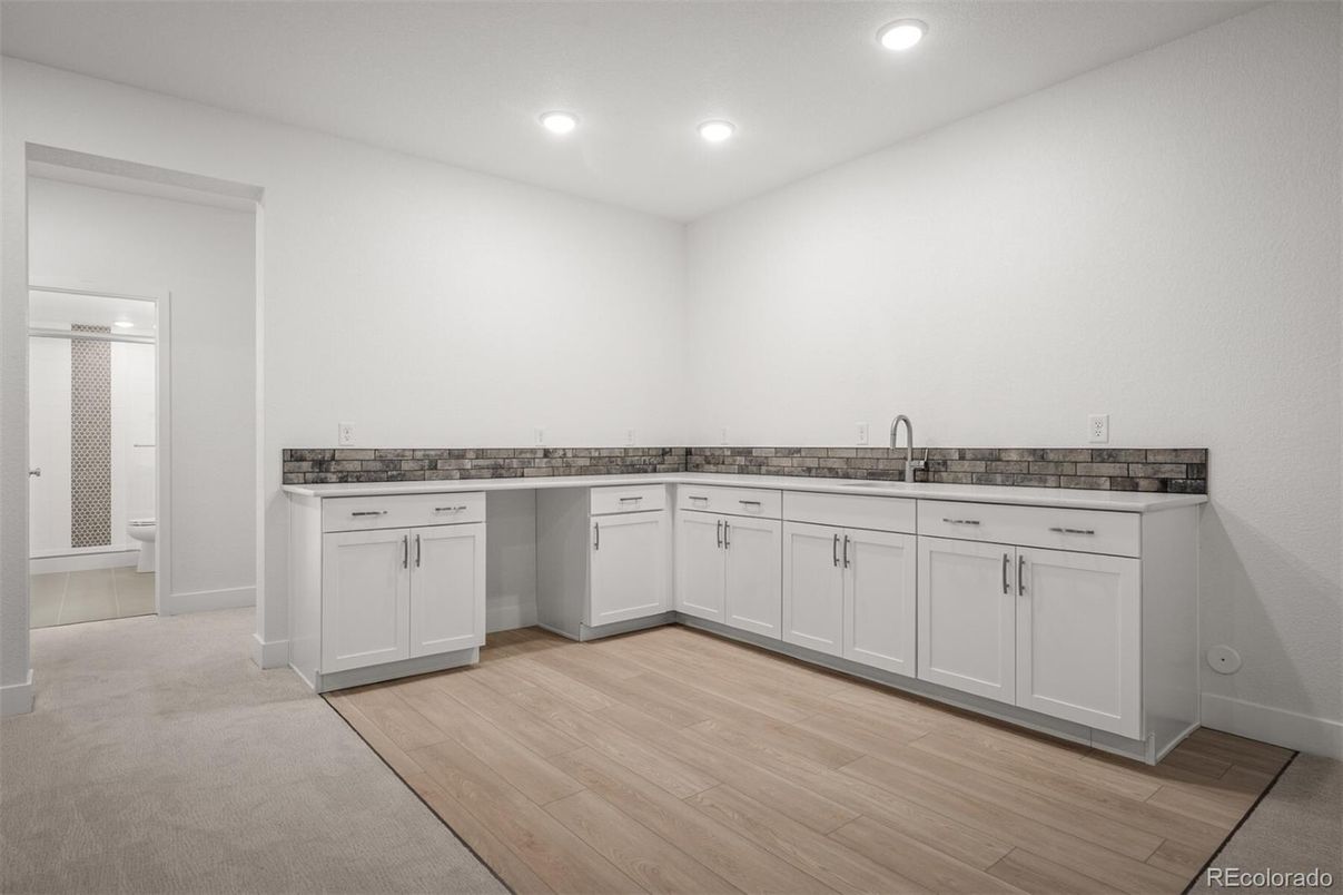 Interior, Recessed Lighting, Wood Texture Flooring