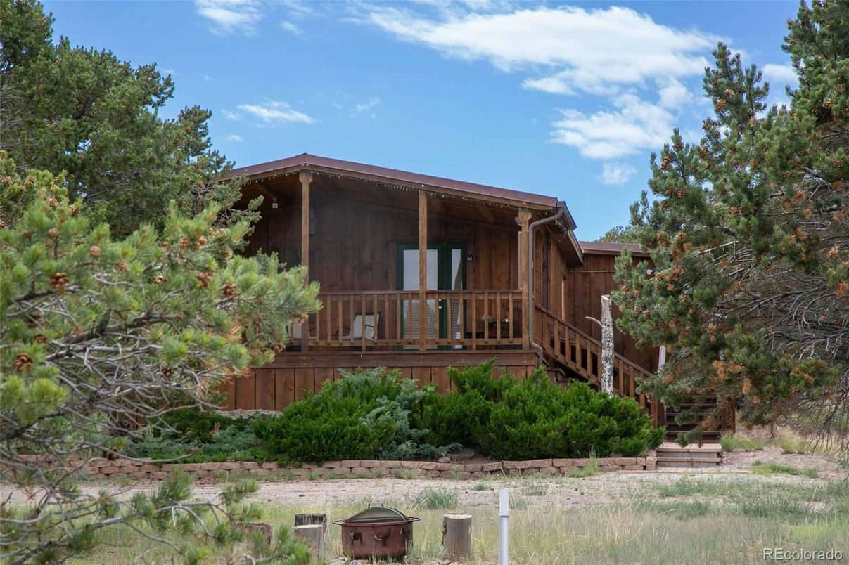 Backyard, Exterior, Facade, Log Home
