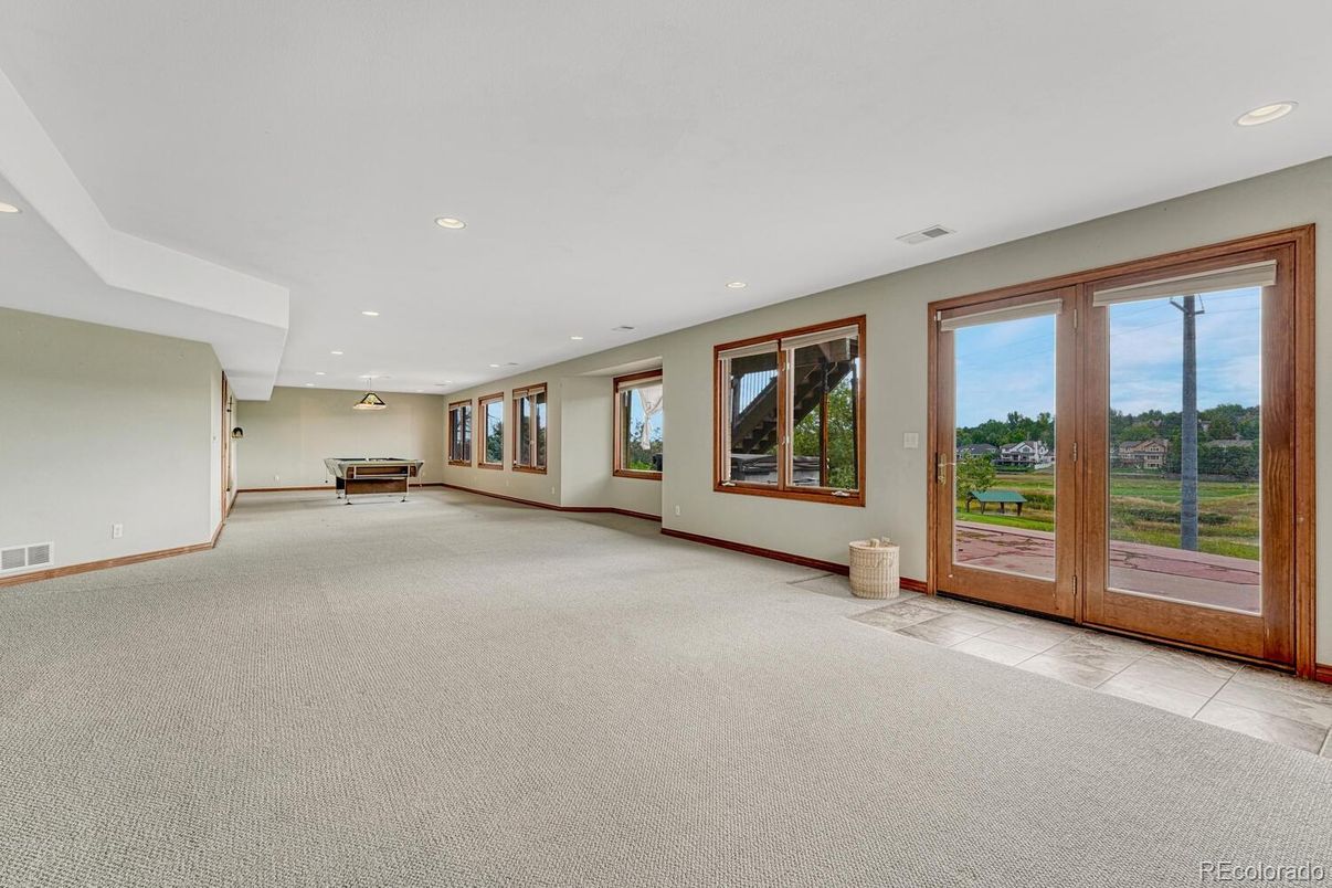 Billiard Table, Empty room, Interior, Pendant Lights, Recessed Lighting