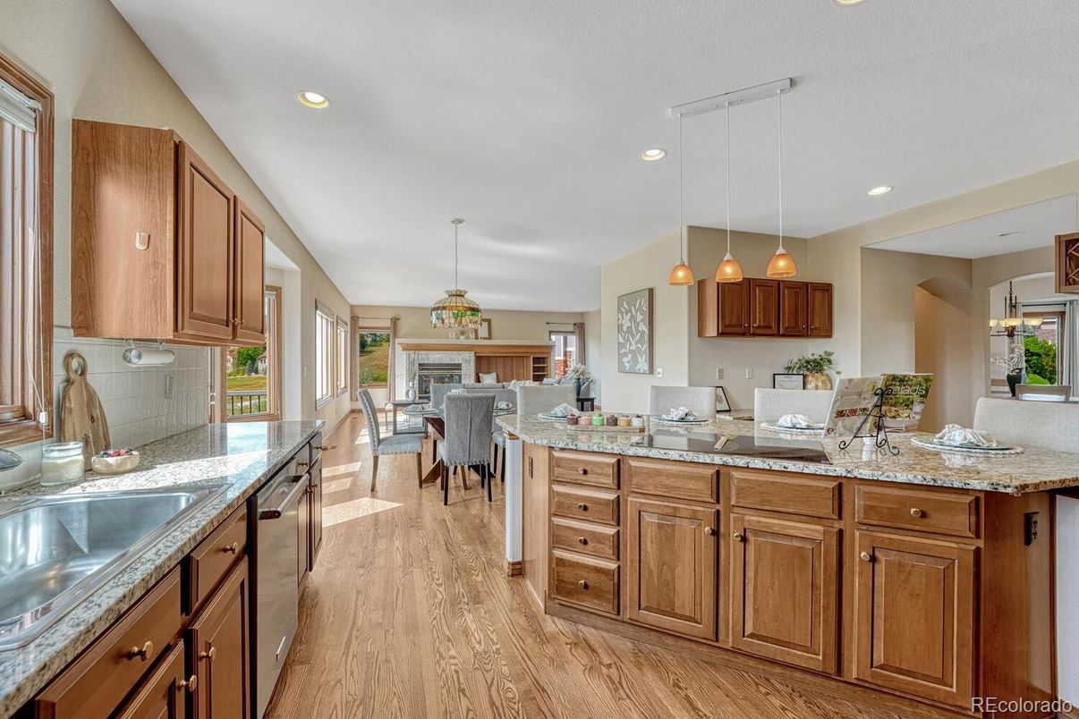 Dining room, Interior, Kitchen, Pendant Lights, Recessed Lighting, Wood Texture Flooring